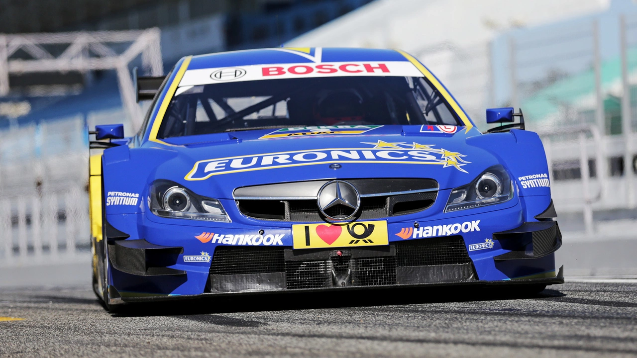 What do racing drivers earn in lower classes like F3, DTM?